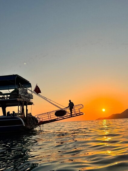 Picture 1 for Activity Alanya: Relax Sunset Cruise with Dinner & Swimming 2