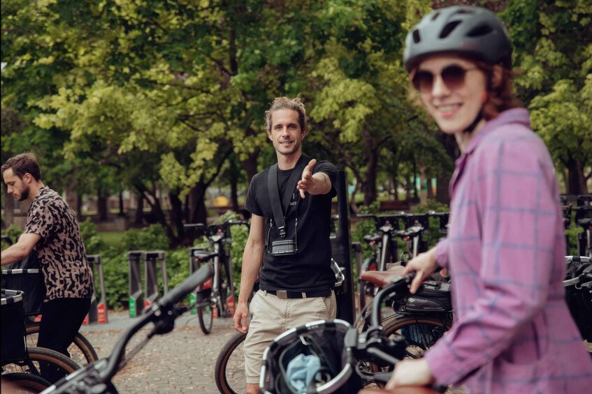 Picture 8 for Activity Warsaw: Alternative Praga District Guided E-Bike Tour 4