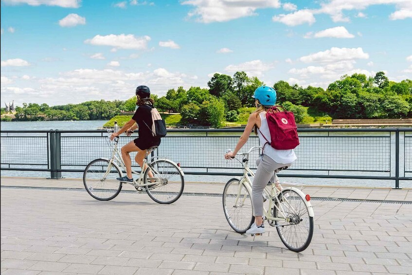 Warsaw: Alternative Praga District Guided E-Bike Tour 1