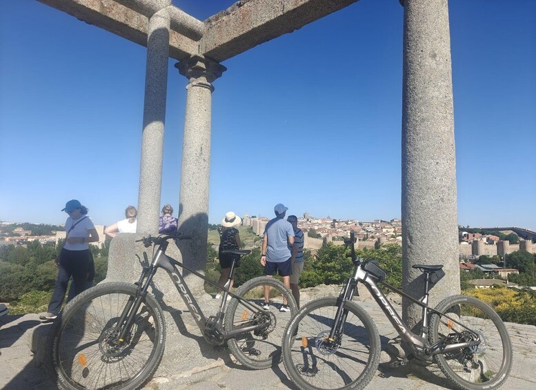 Picture 3 for Activity Ávila: tour en bici eléctrica - Historia y Naturaleza 3