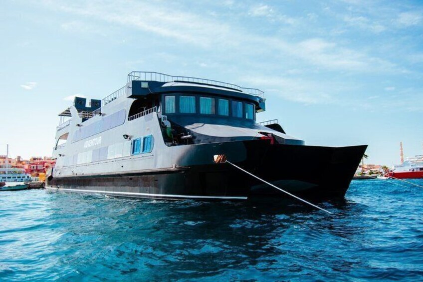 Luxury Catamaran Semi-Submarine, Island & Snorkeling - Hurghada 1