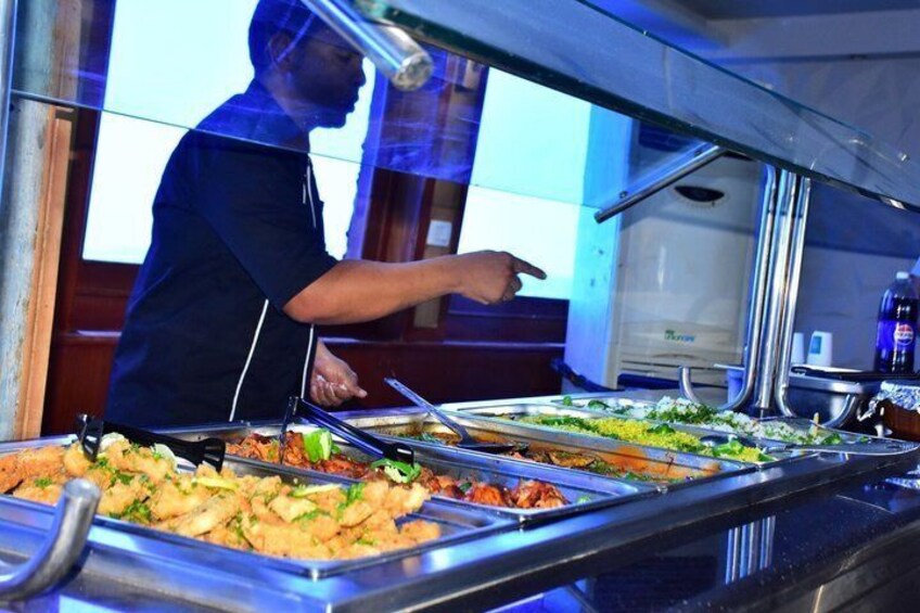 Luxury Catamaran Semi-Submarine, Island & Snorkeling - Hurghada 5