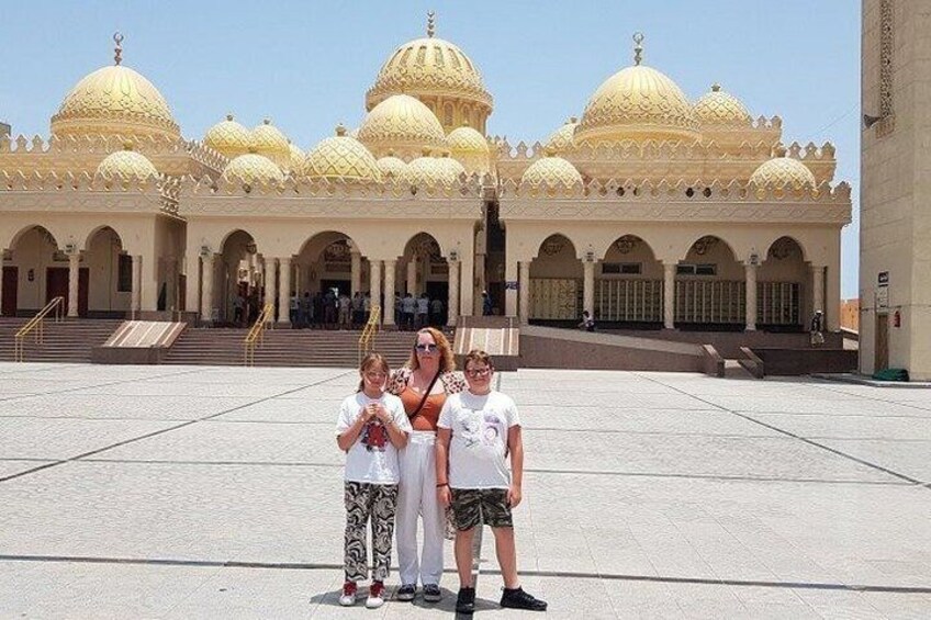 Private Guided Tour with Mosque, Shopping & Transfer - Hurghada 1