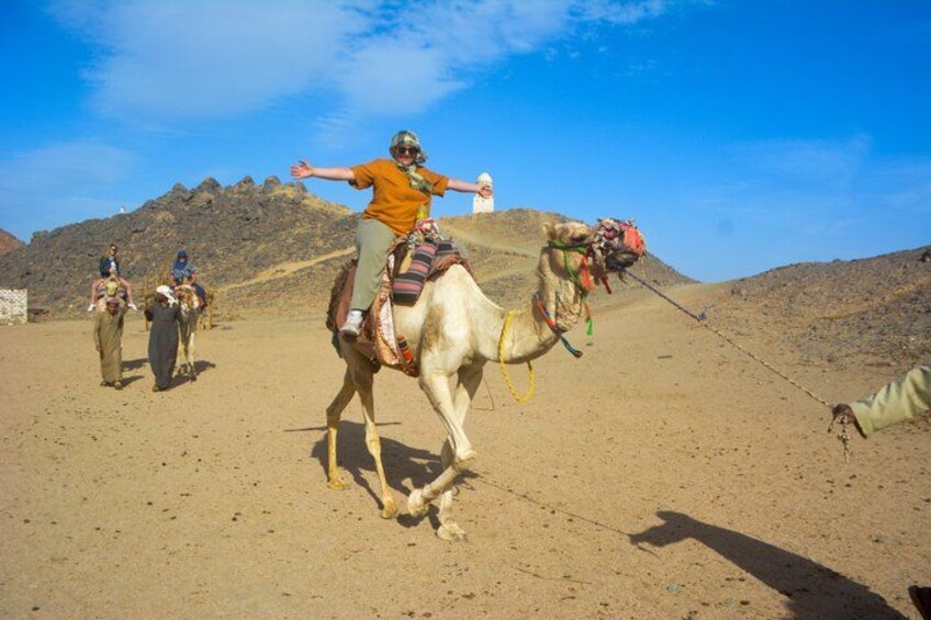 Hurghada: Desert Adventure Quads, Jeep, Camel Ride, Dinner & Show 5