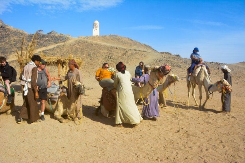 Hurghada: Desert Adventure Quads, Jeep, Camel Ride, Dinner & Show 3