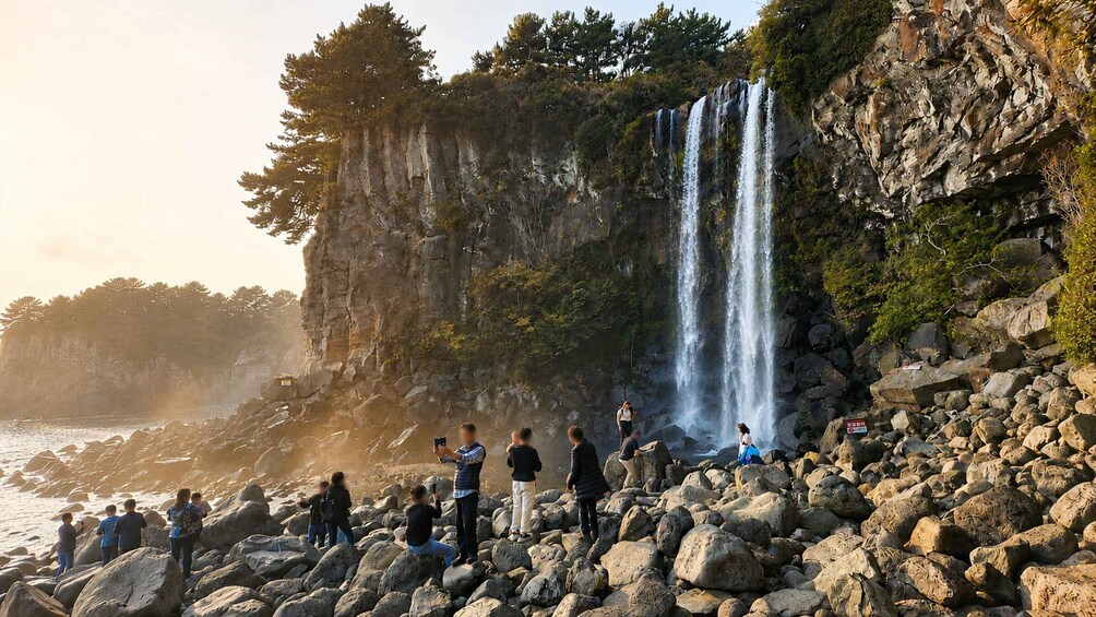 Picture 7 for Activity Jeju: Round-Island Grand Highlights Small Group Hotel Pickup 4