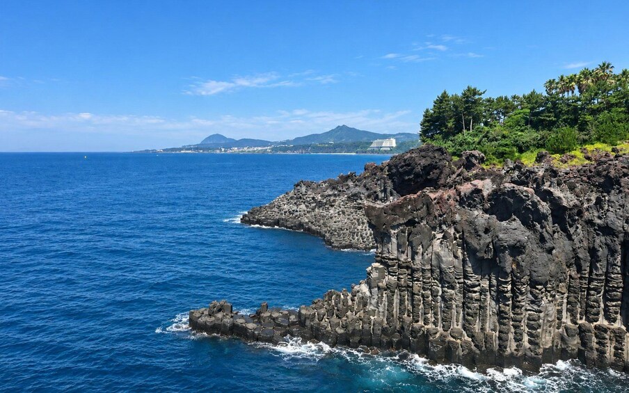 Jeju: Round-Island Grand Highlights Small Group Hotel Pickup 1