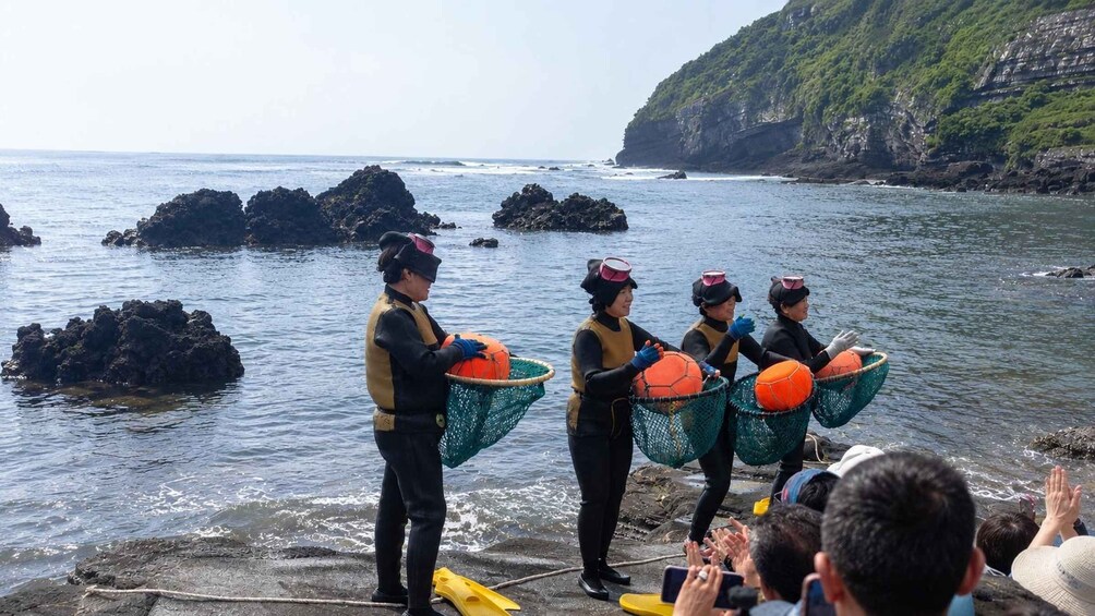 Picture 7 for Activity Jeju: Round-Island Grand Highlights Small Group Hotel Pickup 4
