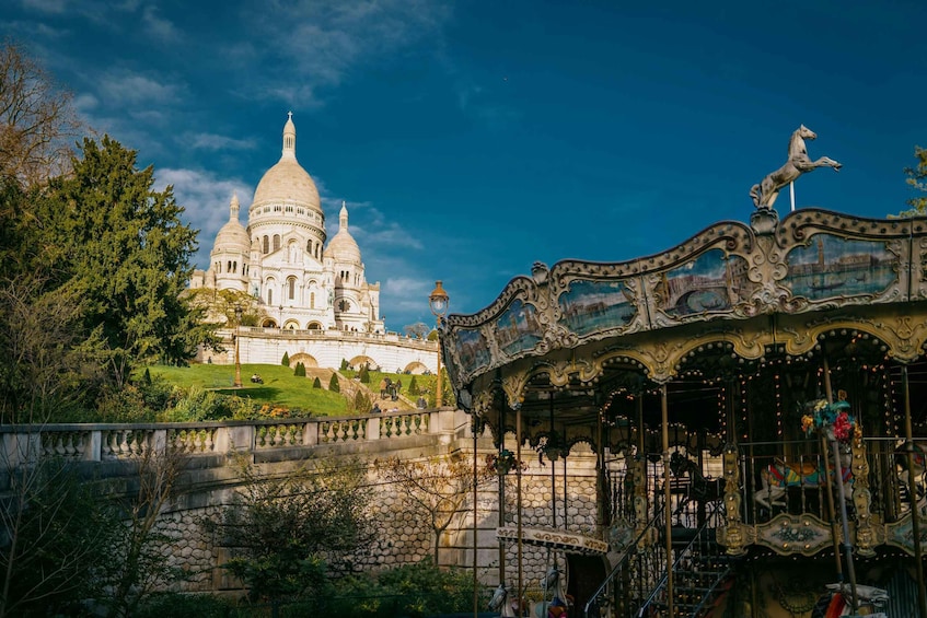 Picture 1 for Activity Guided visit of Montmartre in Spanish with cheese and wine tasting 4