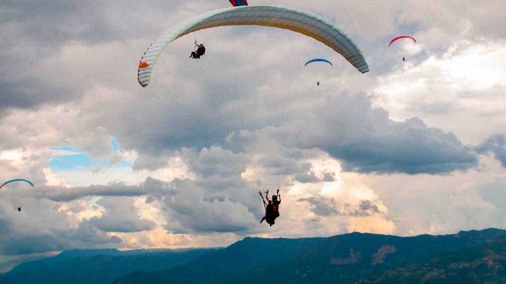 Picture 1 for Activity Paragliding: Fly over the Sacred Valley 4
