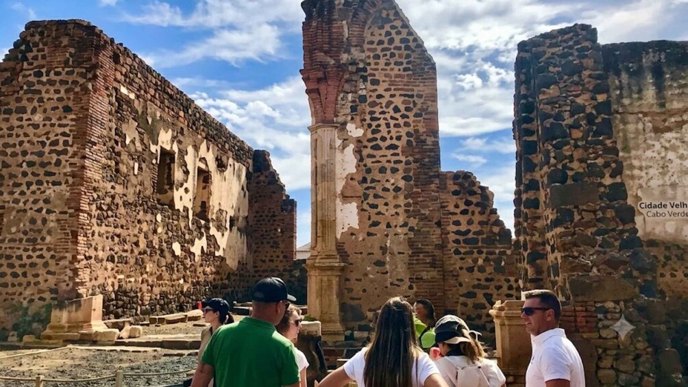 Cidade Velha Walking Tour: Professional Photo Memories 1