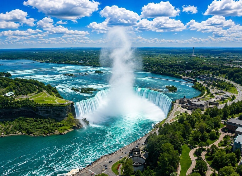 Picture 10 for Activity Niagara Falls Day Tour with Boat Cruise, Winery from Toronto 2