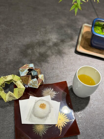 Picture 7 for Activity Meditation Origami Workshop with Tea & Gift in Shibuya 3
