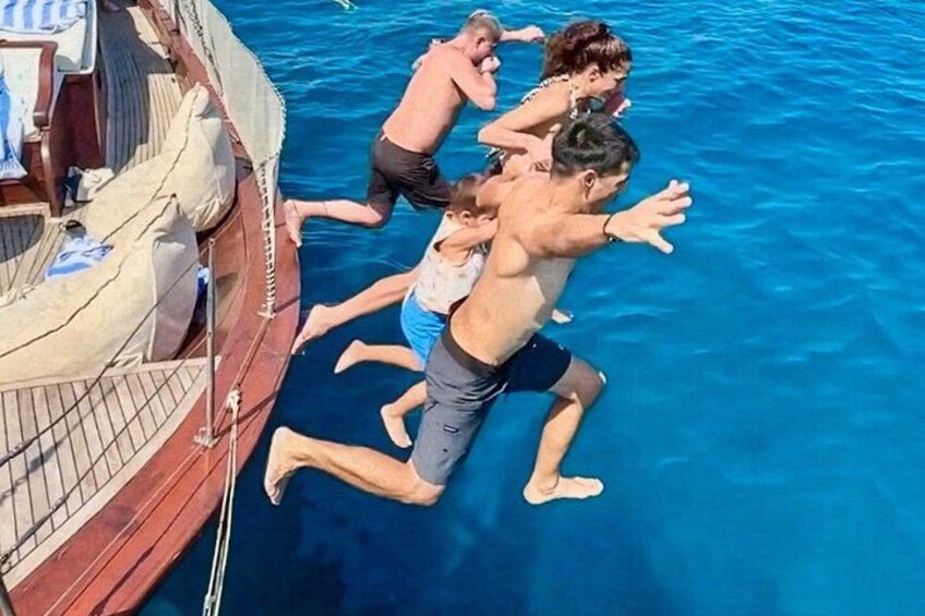 Rhodes Day Cruise (with lunch & unlimited drinks) 5,5 Hours 5