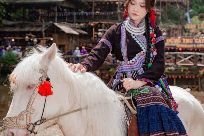 Cat Cat Village Black Hmong Cultural Photoshoot Experience 1