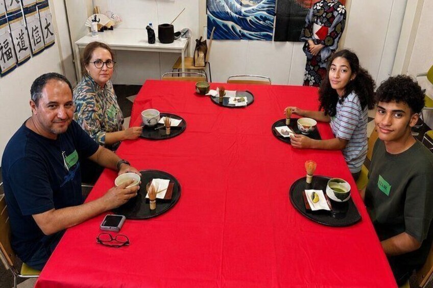 Osaka : Calligraphy and Japanese Sweets with Matcha in Osaka 2