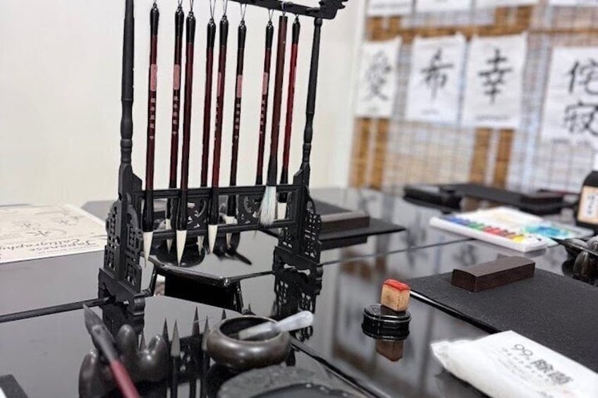 Kyoto Authentic Japanese Calligraphy in a Traditional Studio 2