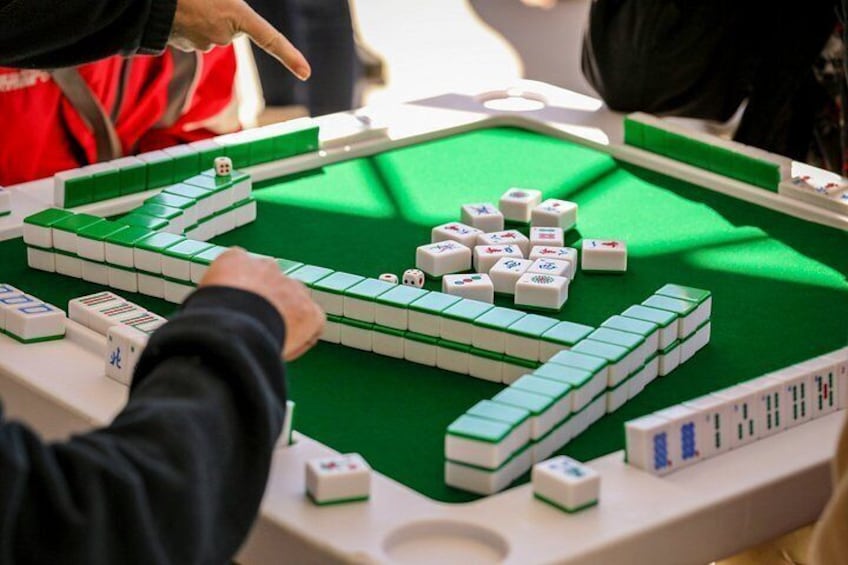 Experience Singapore Chinese Mahjong and Tea with a Local Host 1