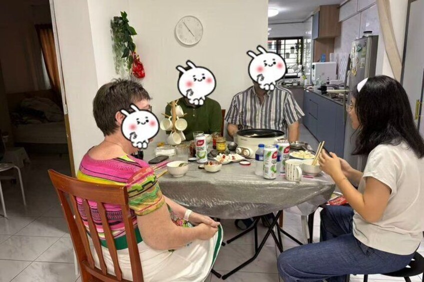 Singapore: Market, Chopsticks, Hotpot, Local Home Visit 3