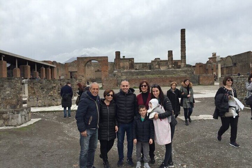 Private Pompeii Family Adventure Tour Through Ancient Ruins 5