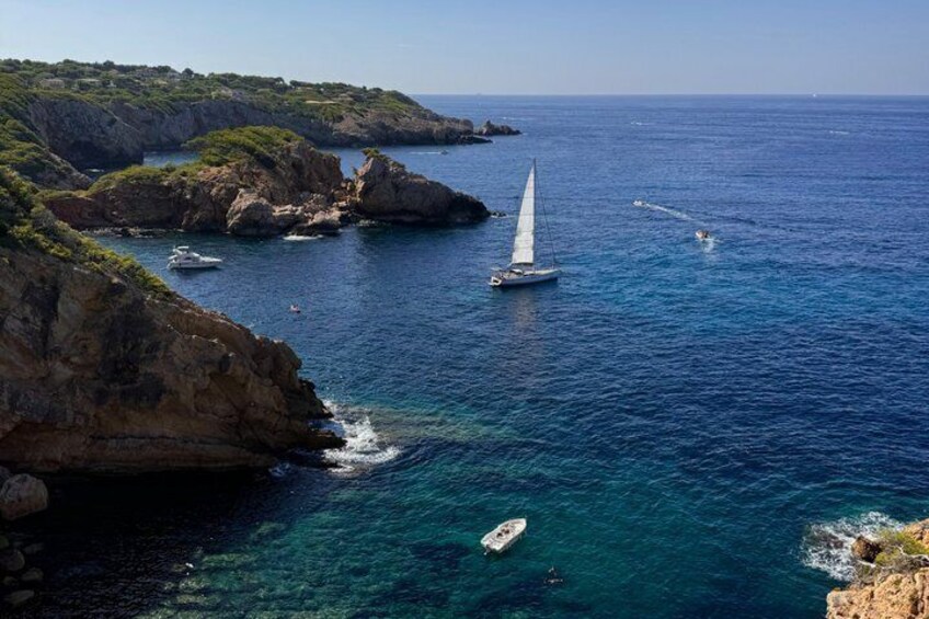 Private boat and snorkeling tour in Saint Cyr sur Mer 2