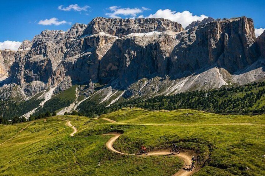 Sellaronda tour of the four steps ebike tour 4