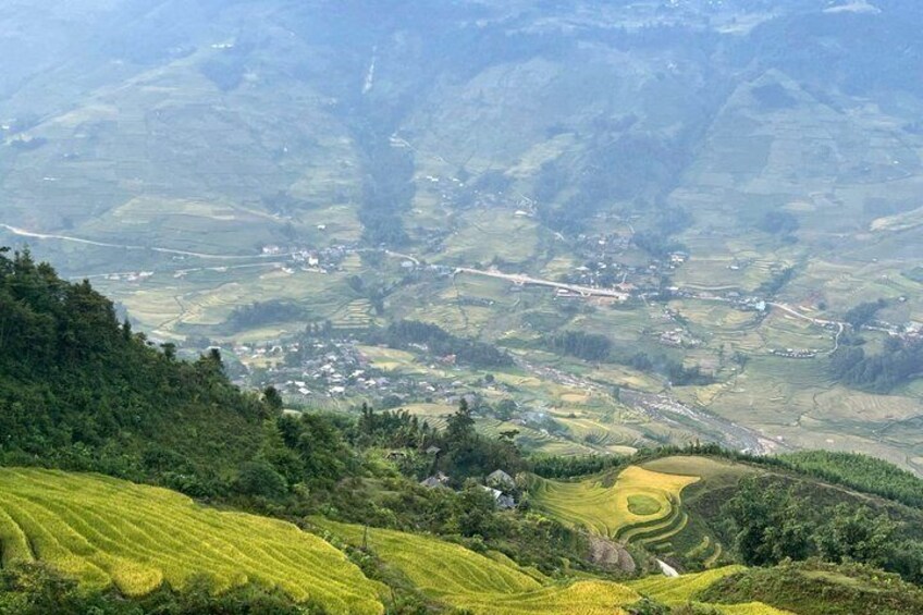 Private Sapa Car Tour for Seniors Cat Cat, Moana and Lao Chai 3