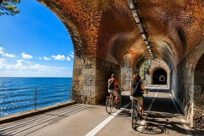 Levanto bike tour on the bike path of the Ligurian coast 1