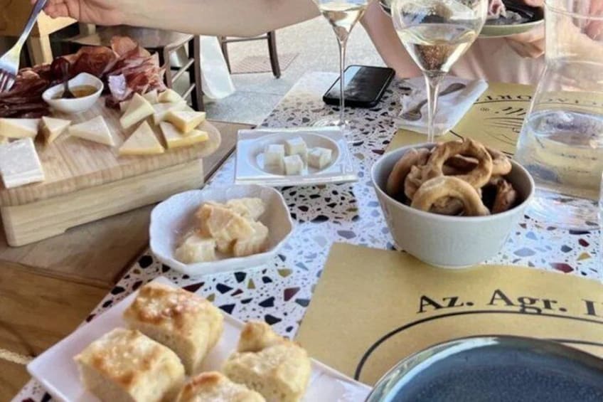 Tasting with winery visit in the heart of Franciacorta 3