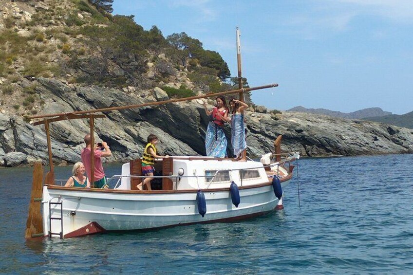 Private Tours by Traditional Boat to Calas with Appetizer 1