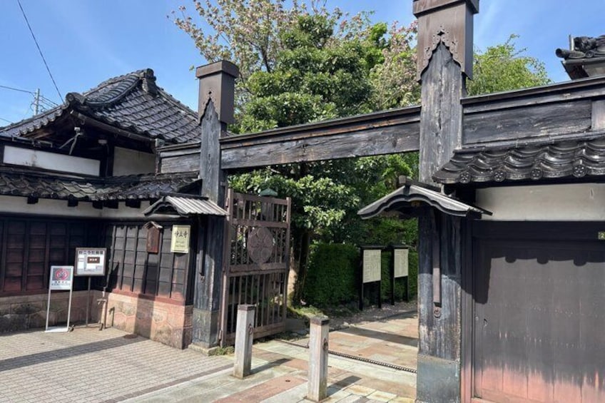 Kanazawa Ninja Temple and Geisha District Walking Tour 5