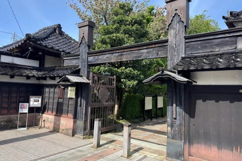 Kanazawa Ninja Temple and Geisha District Walking Tour 4
