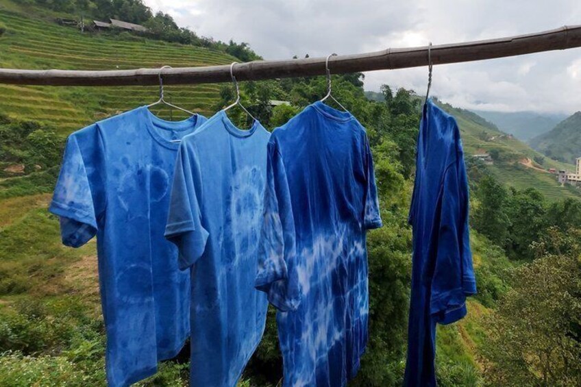 Sapa Town Indigo Dyeing Workshop with Local H'Mong Artisan 3