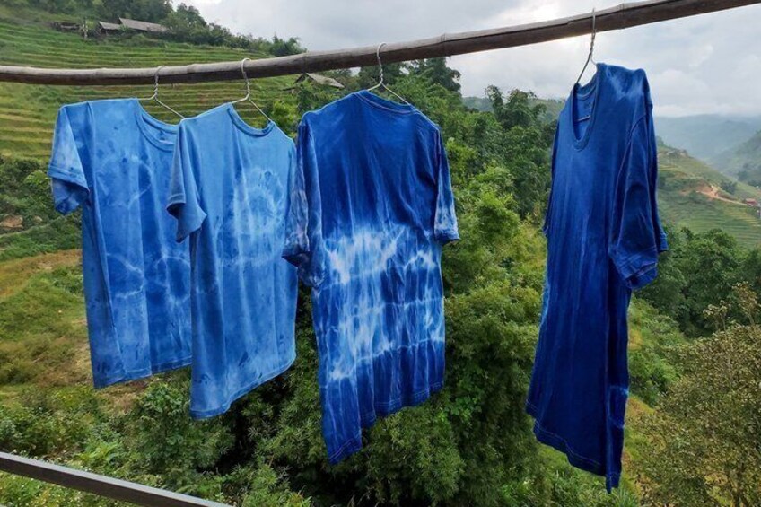 Sapa Town Indigo Dyeing Workshop with Local H'Mong Artisan 1