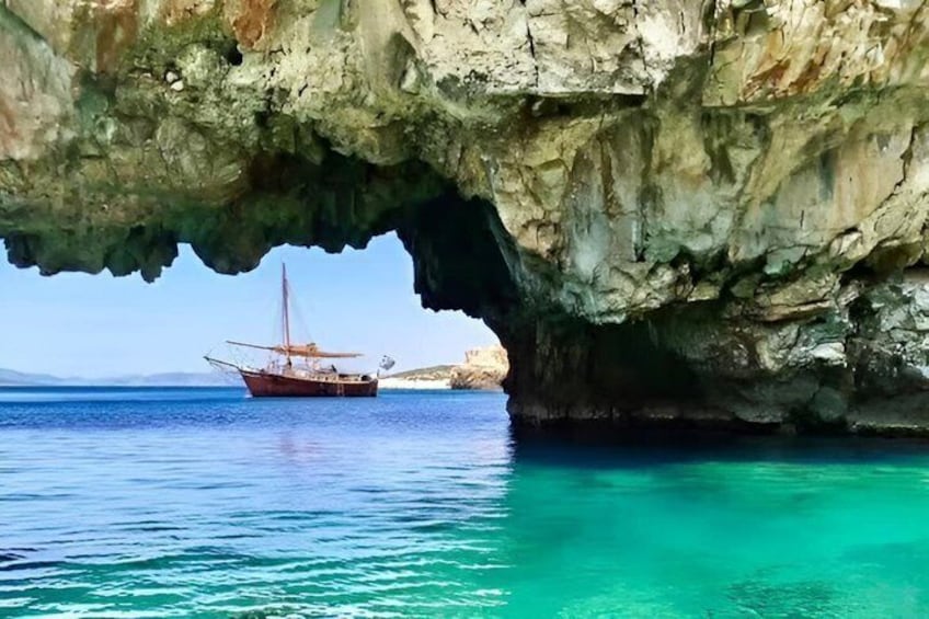 Boat Trip to the Pirate Cave & Blue Lagoon 1