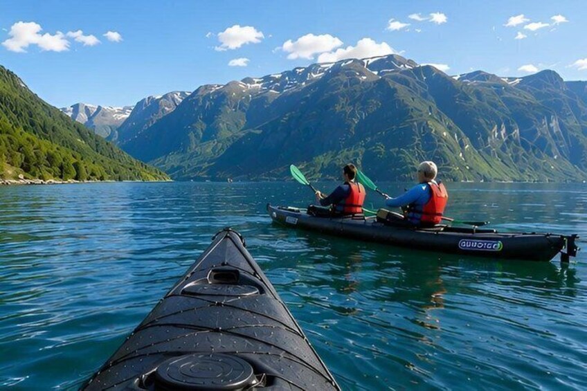 Family Kayak Adventure in Hellesylt 1