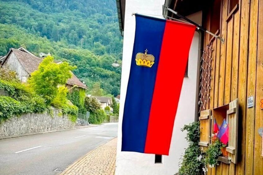 Zurich: Private 4 Countries in One Day Experience 4