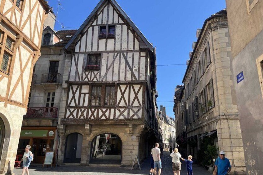 Private Dijon Walking City Tour with Audio guide on phone 3