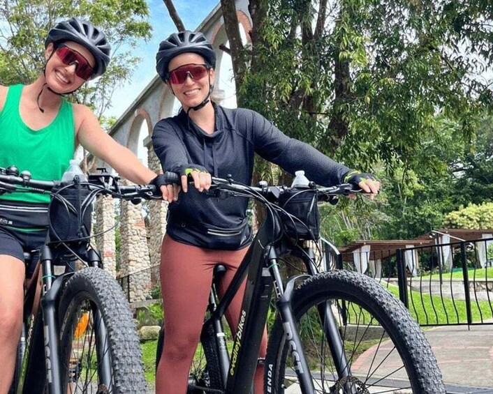Riga: Electric Bike Rental with Helmet and Lock 1