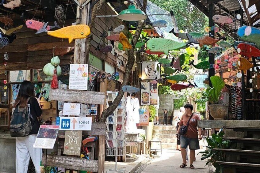 Suthep Golden Pha Lat Umong Sacred Temples and Baan Kang Wat Trip 4