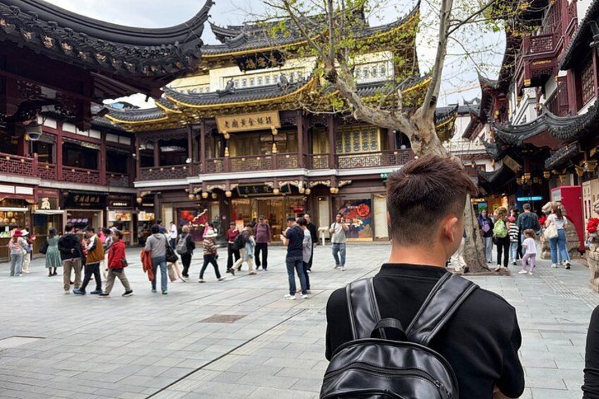 2-Hour Shanghai Street Food Tour: Dumplings, Tea & Old City Bites 3