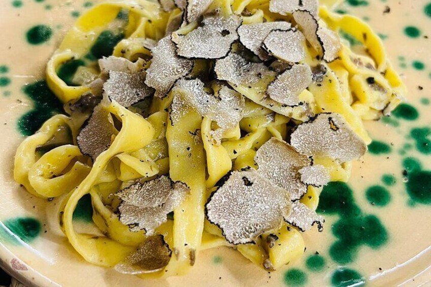 Truffle hunting near Rome with 7-course lunch 2