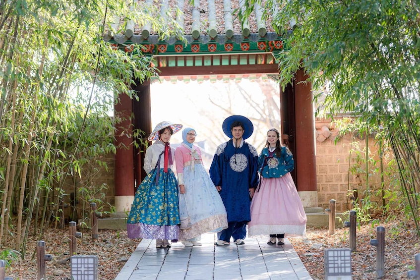 From Seoul: Jeonju Hanok Village & Maisan Tapsa Temple Tour 1