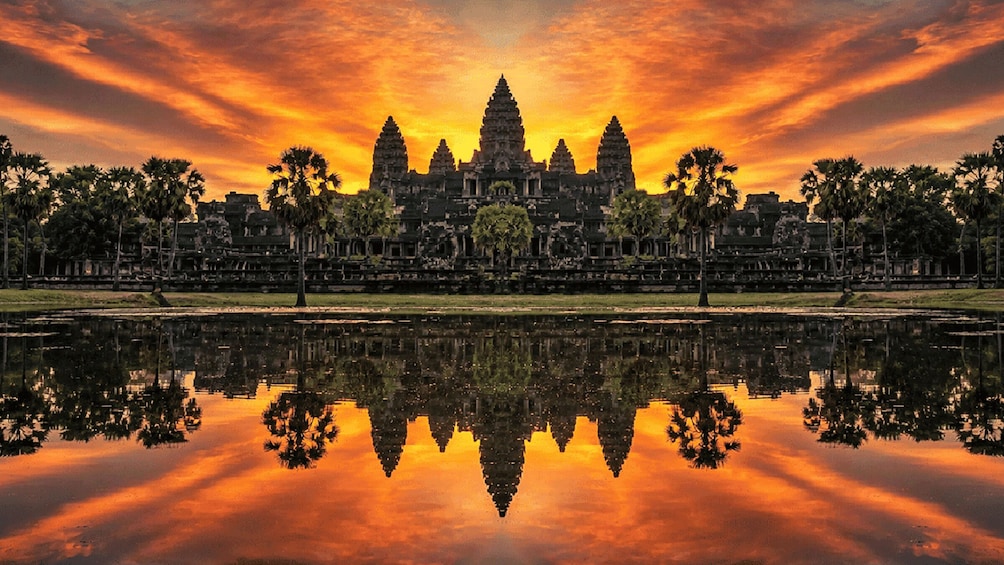 Siem Reap: Small-Group Guided Visit of Angkor Wat and Its Temples 1