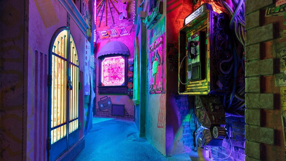 Meow Wolf's The Real Unreal 1