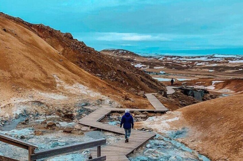 Geothermal and Volcanic landscapes & transfer to the Blue Lagoon 1