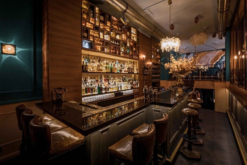 Burlesque Shows & Live Entertainment - Welcome Drink & Snack 1