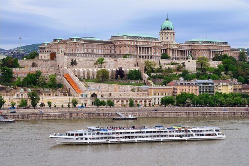 Guided Walking Tour in Budapest 5