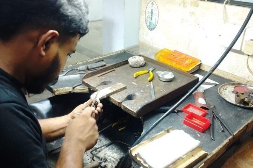 Kandy: Traditional gem & Jewelry making workshop with pickup 2