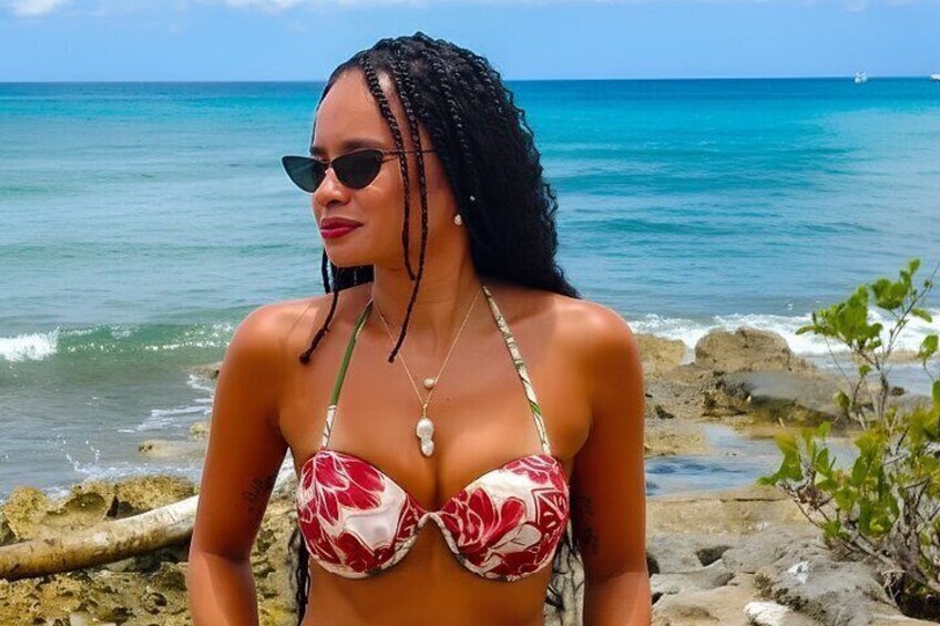 Visit the ancient Mayan ruins and the best beaches in Cozumel 2
